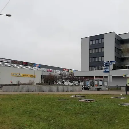 Appartement Prague In Near Golf Club, Aqua-hipo-autodrom In *