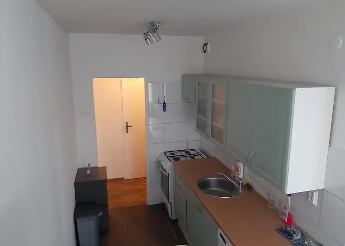 Prague In Near Golf Club, Aqua-hipo-autodrom In Appartement