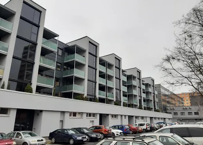 Prague In Near Golf Club, Aqua-hipo-autodrom In Appartement